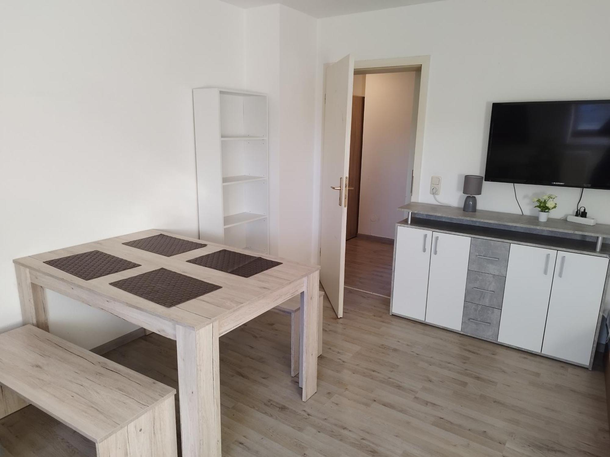 Flex Aparts - Grosse, Moeblierte Wohnung In Zwickau Mit 2 Zimmern Exterior foto