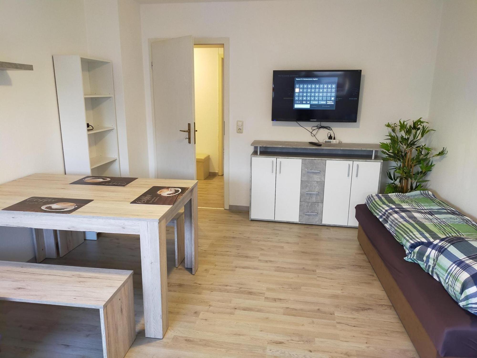 Flex Aparts - Grosse, Moeblierte Wohnung In Zwickau Mit 2 Zimmern Exterior foto