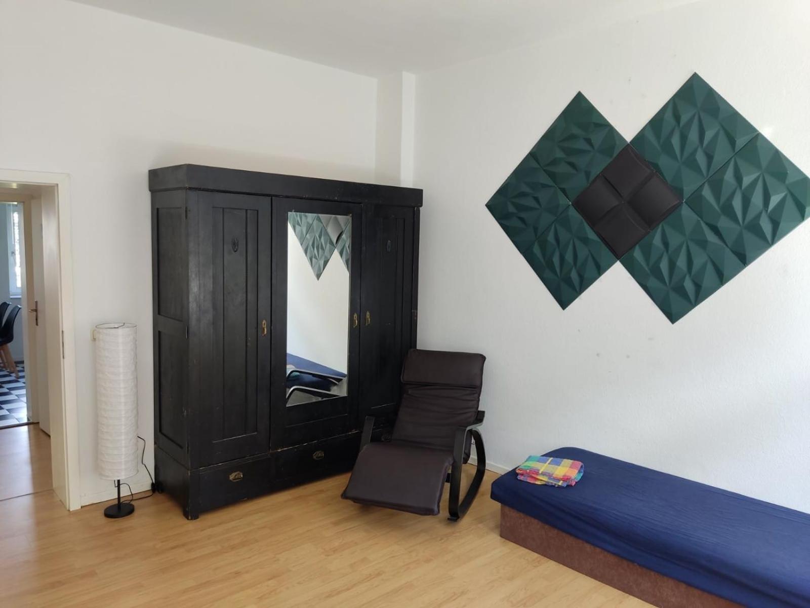 Flex Aparts - Grosse, Moeblierte Wohnung In Zwickau Mit 2 Zimmern Exterior foto